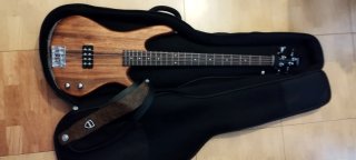 Bajo Eléctrico Ibanez + Funda + Accesorios.