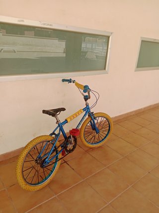 Bici BMX Orbea Galaxy Azul y Amarilla