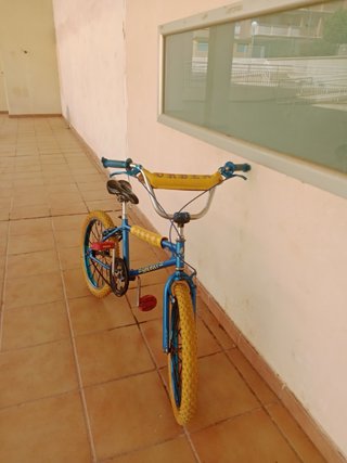 Bici BMX Orbea Galaxy Azul y Amarilla