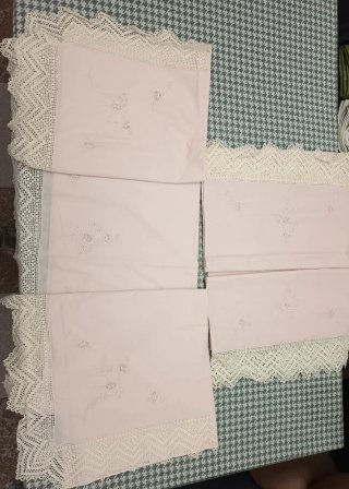 Sábanas de algodón bordadas a mano