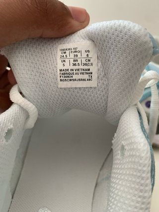Zapatillas Asics Azules y Blancas