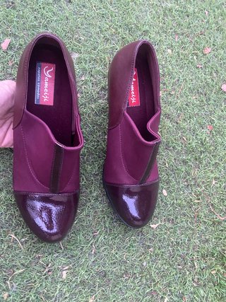 Zapatos Yameiji burdeos