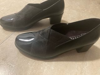 Zapatos de tacón negros Pitillos