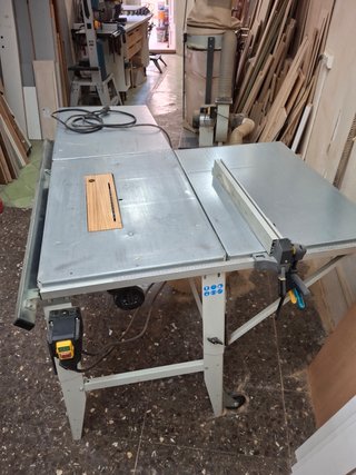 Mesa de corte madera con motor