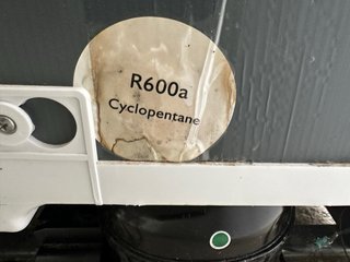 Nevera pequeña Teka no enfria muy bien.