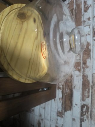 Quesera de madera y cristal