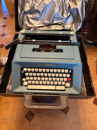 Máquina de escribir Olivetti Studio 46