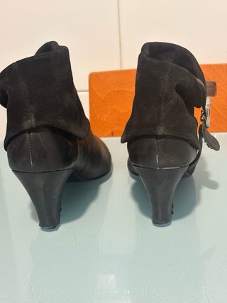 Botines negros caña baja