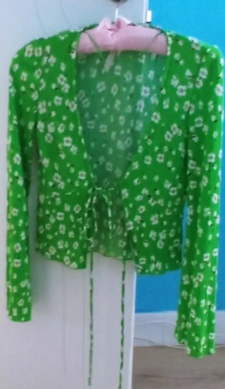 Lote Vestido con estampado animal print Y blusa.