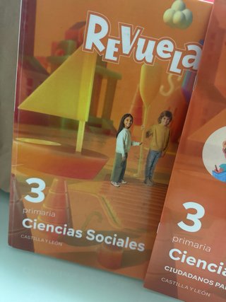 Ciencias sociales. 3 Primaria. Revuela. Castill...