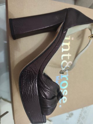 Zapatos Mint & Rose Marrones y Dorados