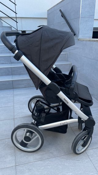 Carro de bebé Mutsy Nio gris perla.
