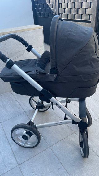 Carro de bebé Mutsy Nio gris perla.