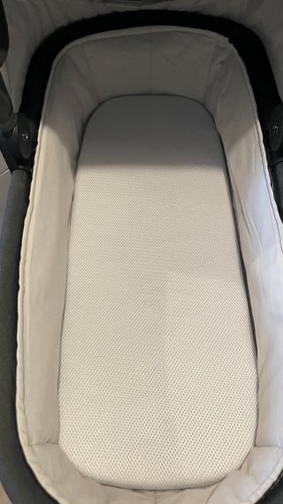Carro de bebé Mutsy Nio gris perla.