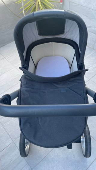 Carro de bebé Mutsy Nio gris perla.