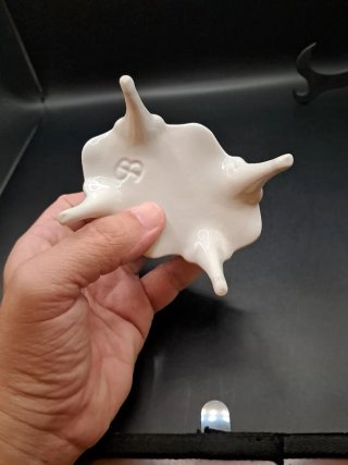 Joyero de porcelana con flores
