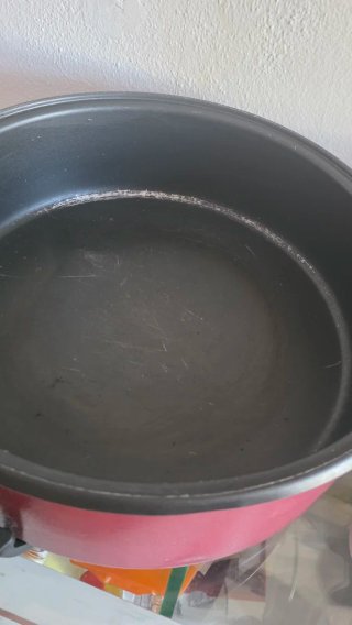 Olla Eléctrica XXL con Cable,rosca no va funciona