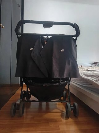 Silla de paseo gemelar negra