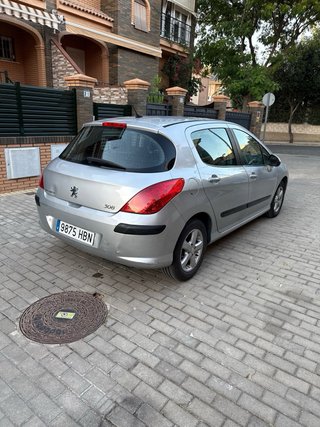 Peugeot 308 2011