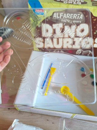 Juego Alfarería escayola Dinosaurios Falomir