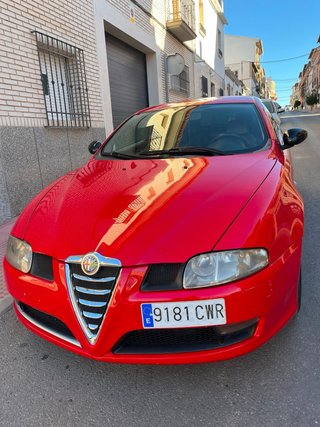 Alfa Romeo GT 2004