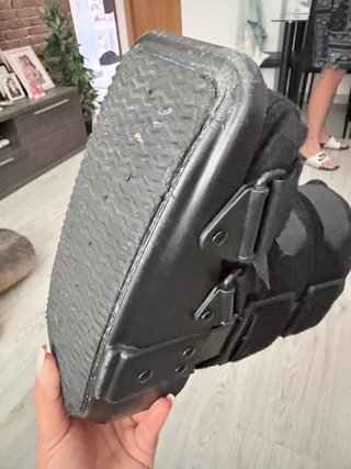 Bota Ortopédica Negra Ajustable talla 1 (32-38)