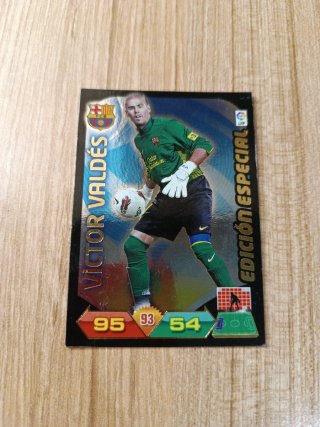 Cromo de Víctor Valdés Edición Especial Adrenalyn