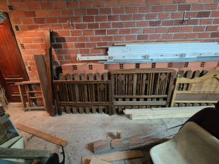 Cama antigua de madera