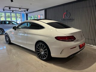 Mercedes-Benz Clase C 220 coupe Amg