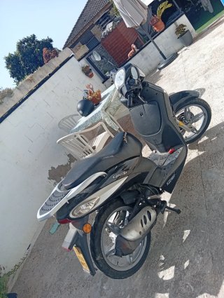 Keeway Goccia Scooter Negra/Plata