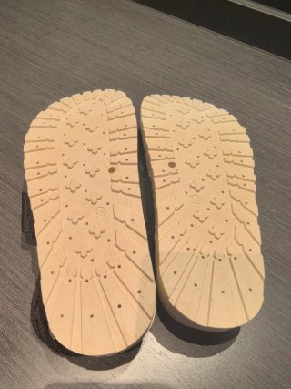 Sandalias negras con lazo
