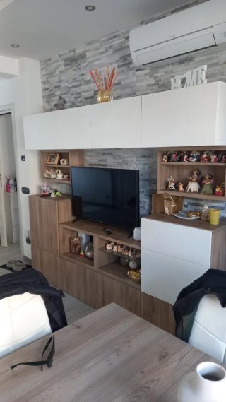 Parete attrezzata moderna legno e bianco