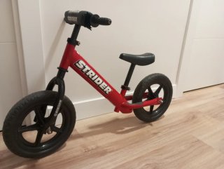 Bici sin pedales STRIDER roja