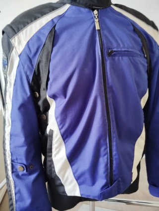 Chaqueta Clover Azul y Negra