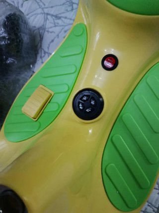 Auto Eléctrico Oscilante UBesGoo 12V