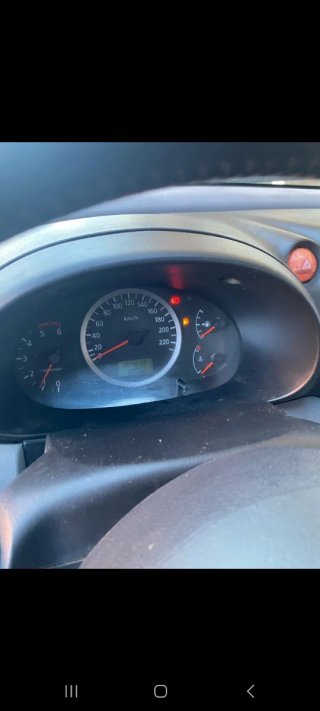 Nissan Almera 2004