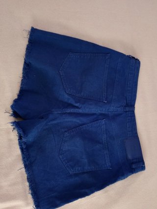 Vaqueros cortos azules con rotos talla 38