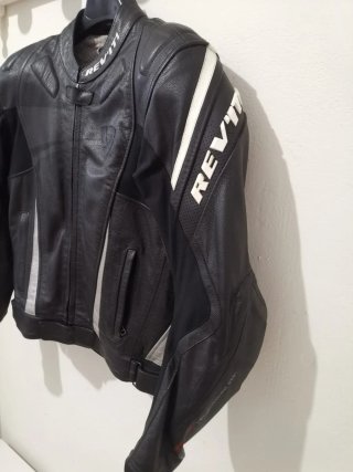 Chaqueta de cuero Revit