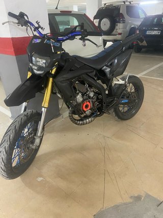 Moto Rieju MRT 77 Stage