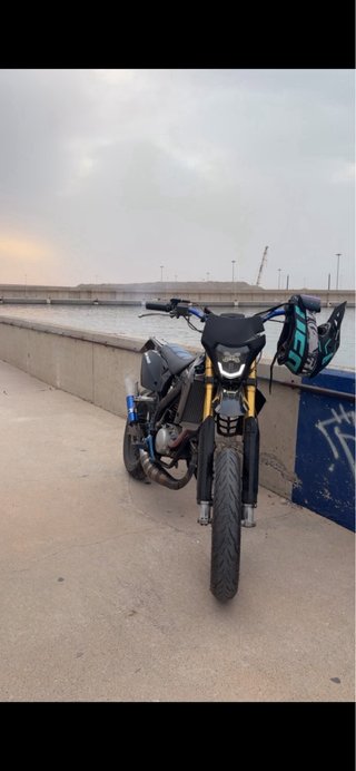 Moto Rieju MRT 77 Stage