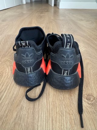 Zapatillas Adidas NMD R1 Negras Naranja