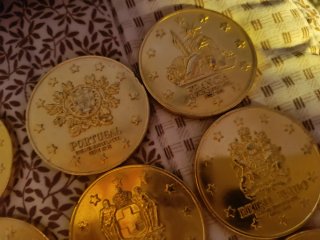 Monedas Bañadas en Oro - Monumentos Mundiales