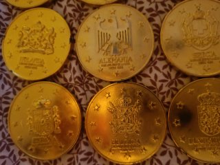 Monedas Bañadas en Oro - Monumentos Mundiales