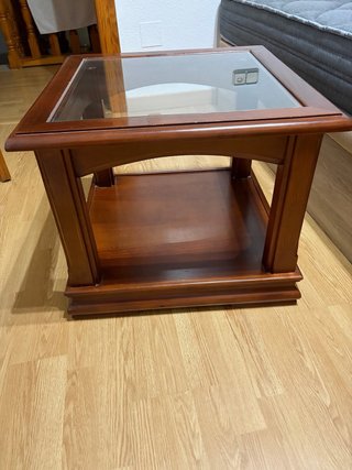 Mesa de centro de madera y cristal