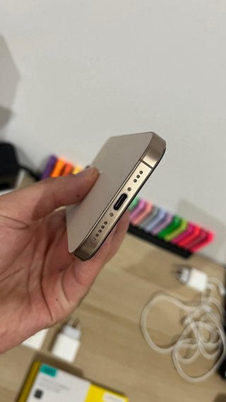 iPhone 16 Pro 256GB + Apple Watch SE 2 + AirPods