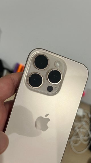 iPhone 16 Pro 256GB + Apple Watch SE 2 + AirPods