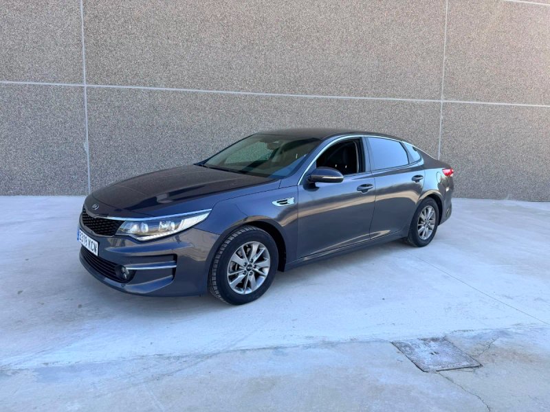 KIA Optima 2017 - foto 1