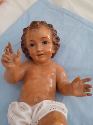 Imagen religiosa Niño Jesús con una cara preciosa