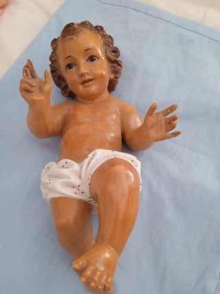 Imagen religiosa Niño Jesús con una cara preciosa