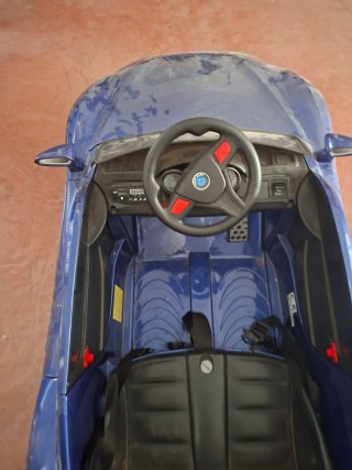 Coche eléctrico infantil azul